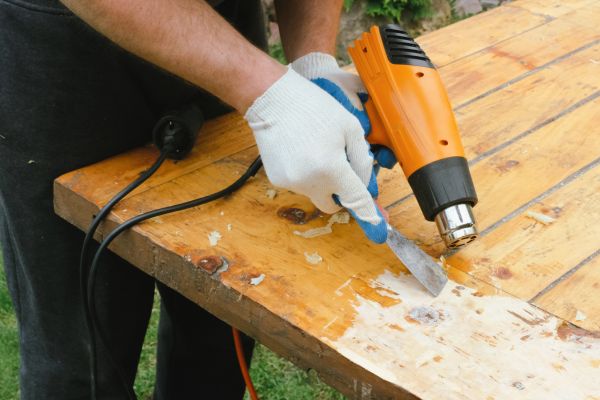Varnish Stripping in Acworth